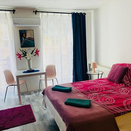 Onyx Apartment With Free Private Garage + Ac Budapest Exterior photo